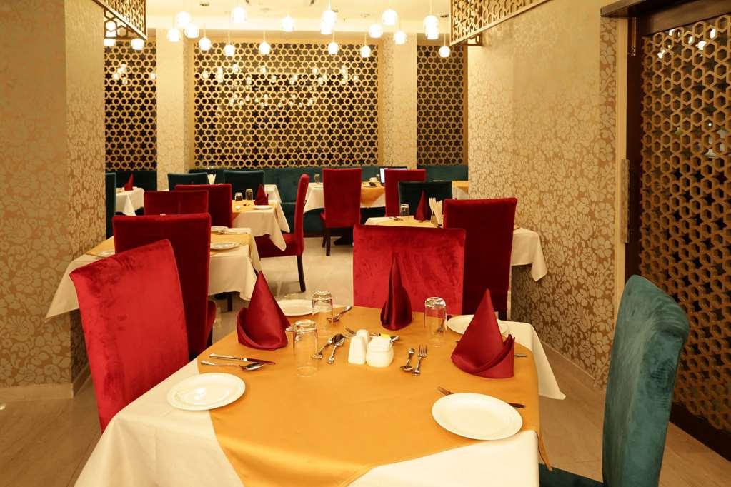 Comfort Inn Sapphire - A Inde Hotel Džajpur Restaurace fotografie